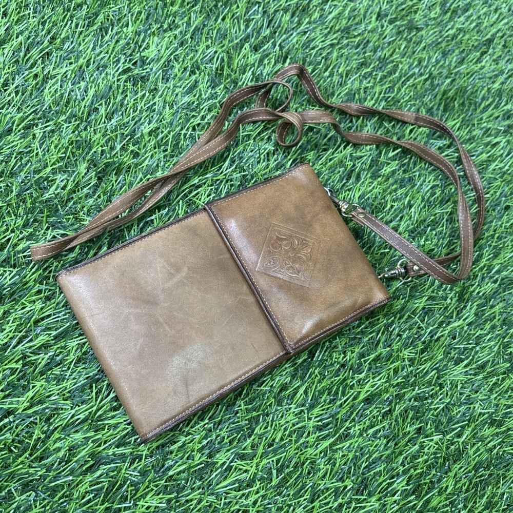 Vintage 1990s Amity Cowhide Leather Wallet Crossbody Organizer Bag Brown